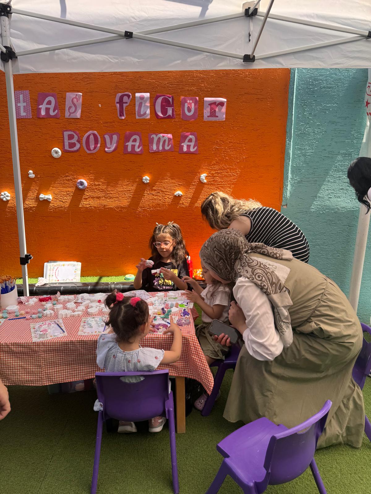 İlk İz Çocuk Şenliği taş figür boyama