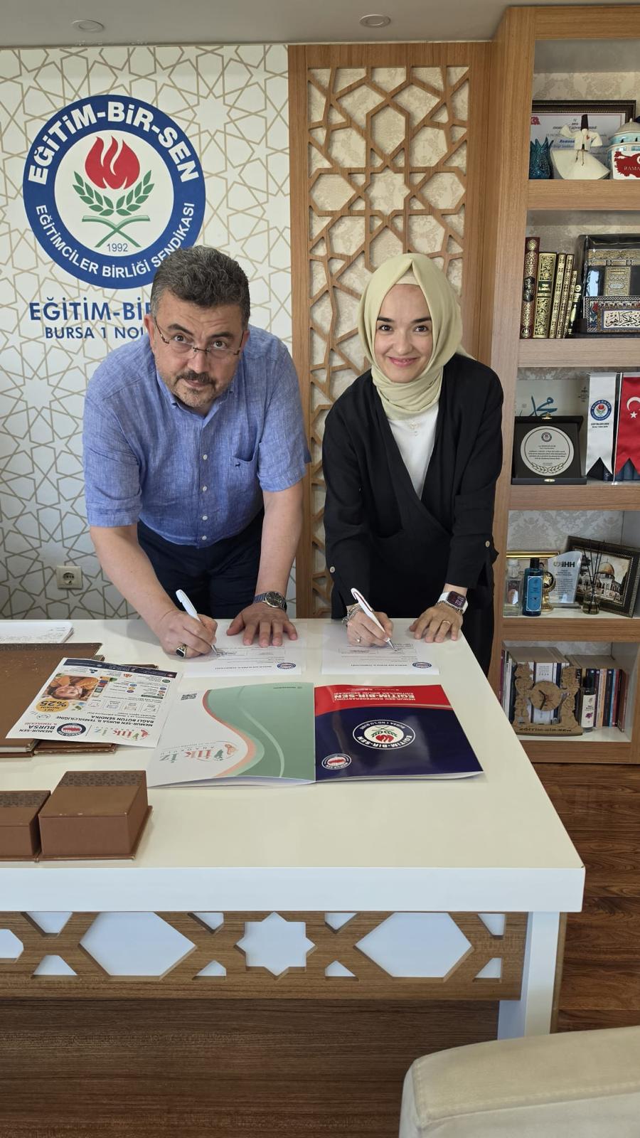 Memur-Sen protokol imza fotoğrafı